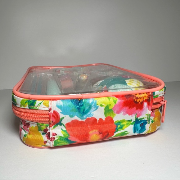 The Pioneer Woman Breezy Blossom Sewing Kit - Picture 4 of 5